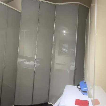Arti E Mestieri Apartamento *